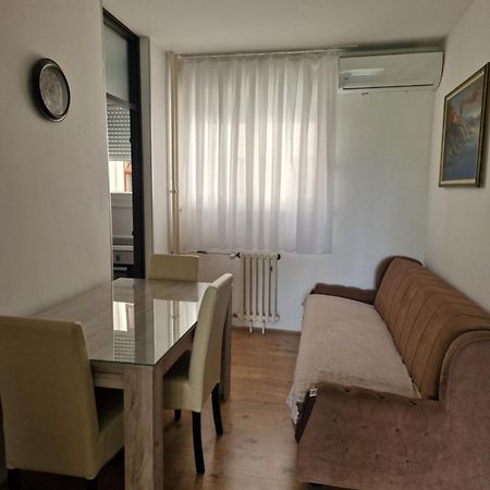 Esperanto Apartment Vranje Ngoại thất bức ảnh